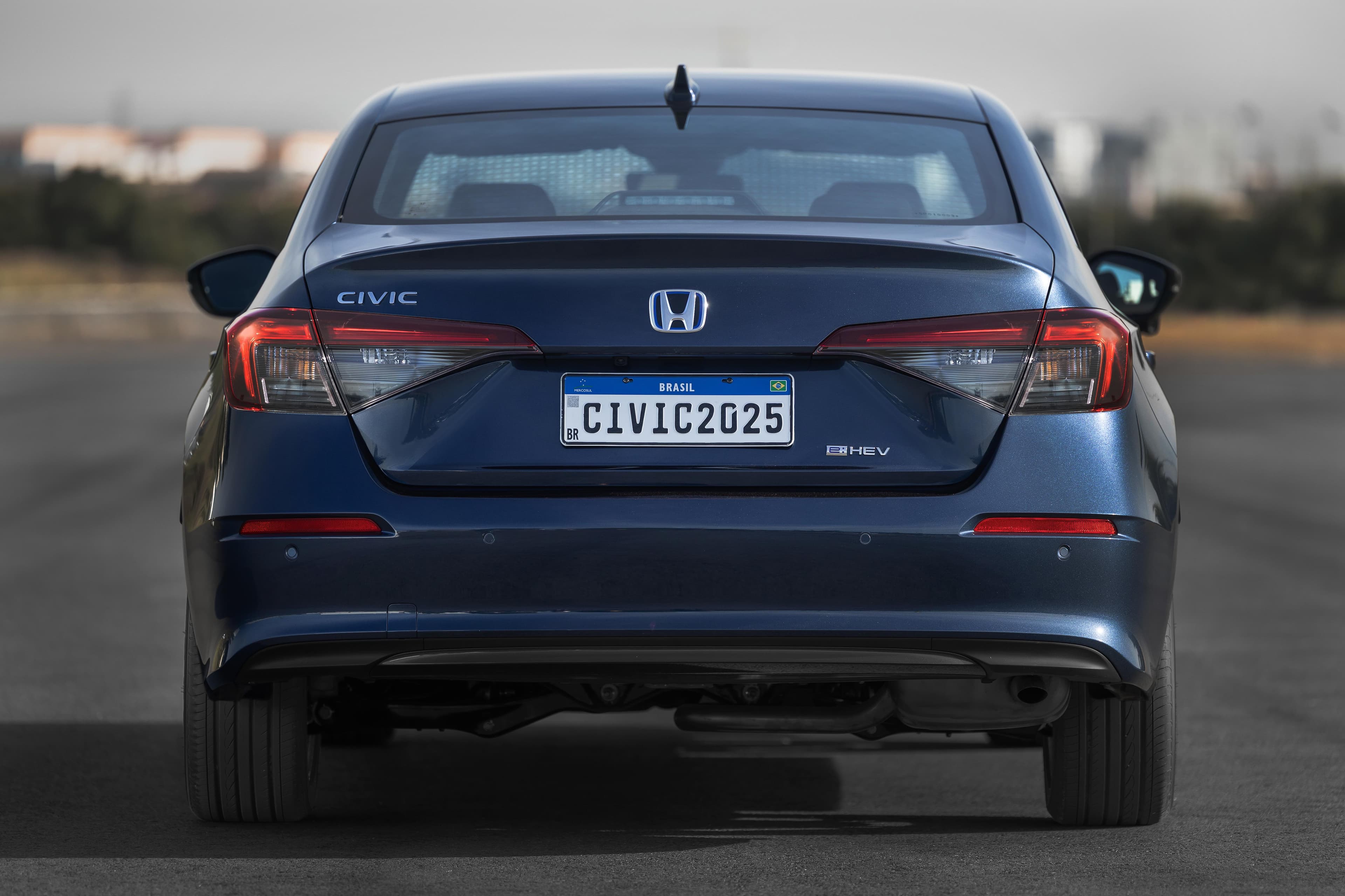Traseira do Honda Civic e:HEV 2026