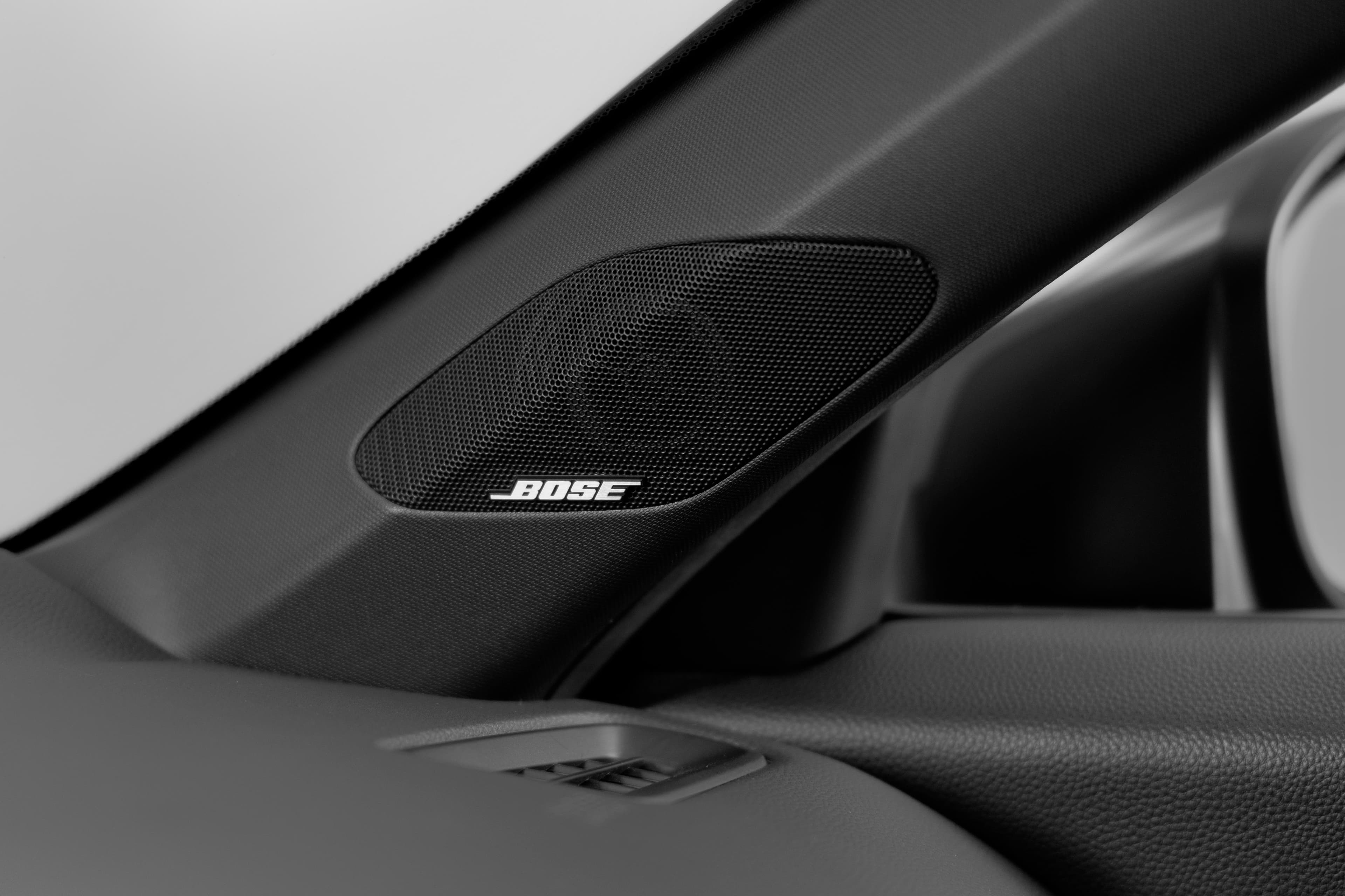 Sistema de som Bose do Honda Civic e:HEV 2026